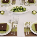 Зеленый и коричневый декор
